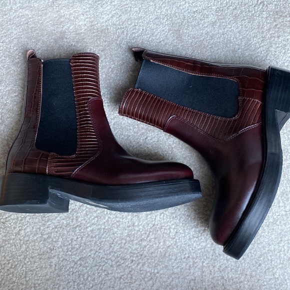 NWOT Jeffrey Campbell Chelsea Boots - Picture 3 of 7